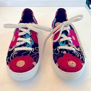 Shans Amsterdam Handcrafted Embroidered Sneakers size 36